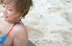 浜崎真緒(滨崎真绪)作品WAWA-023发布！大奶辣妹在热带海滩羞耻露出，像大海般地潮吹「被猛烈射精」！