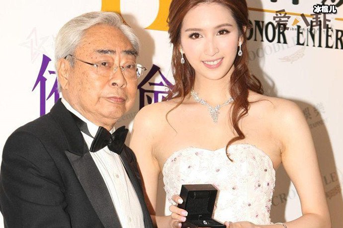 何傲儿和富豪老头离婚了吗？ 富豪老头林建名比何傲儿大51岁