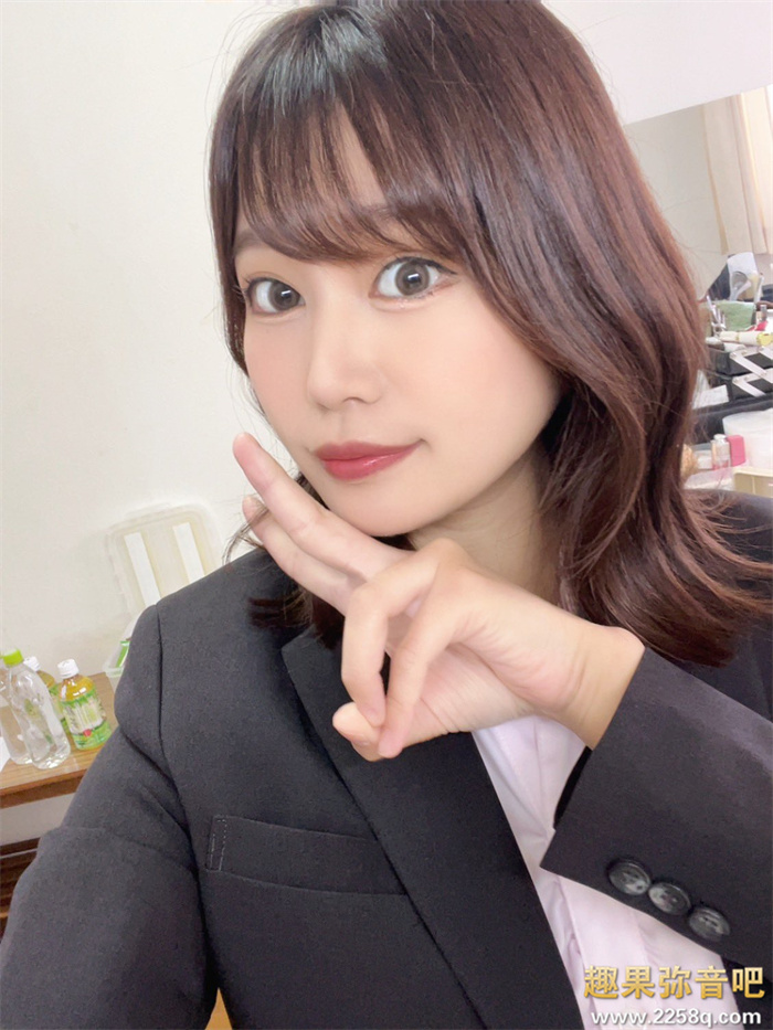 [HMN-425]人生初解禁！ S1出道的前田美波坠落得有点快啊⋯