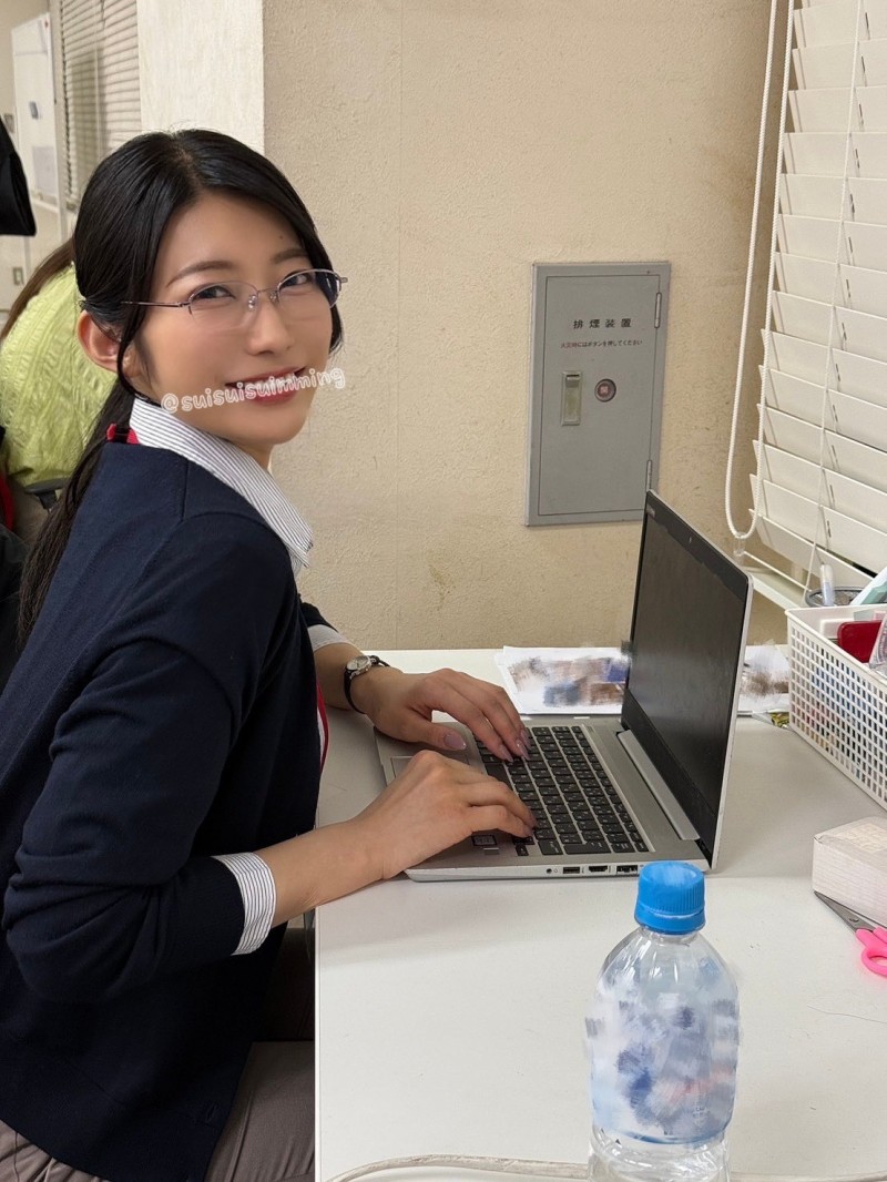守屋よしの(守屋芳乃)出道作品SDJS-307发布！SOD最强兵器！168公分大长腿女子社员解禁给男优插了！