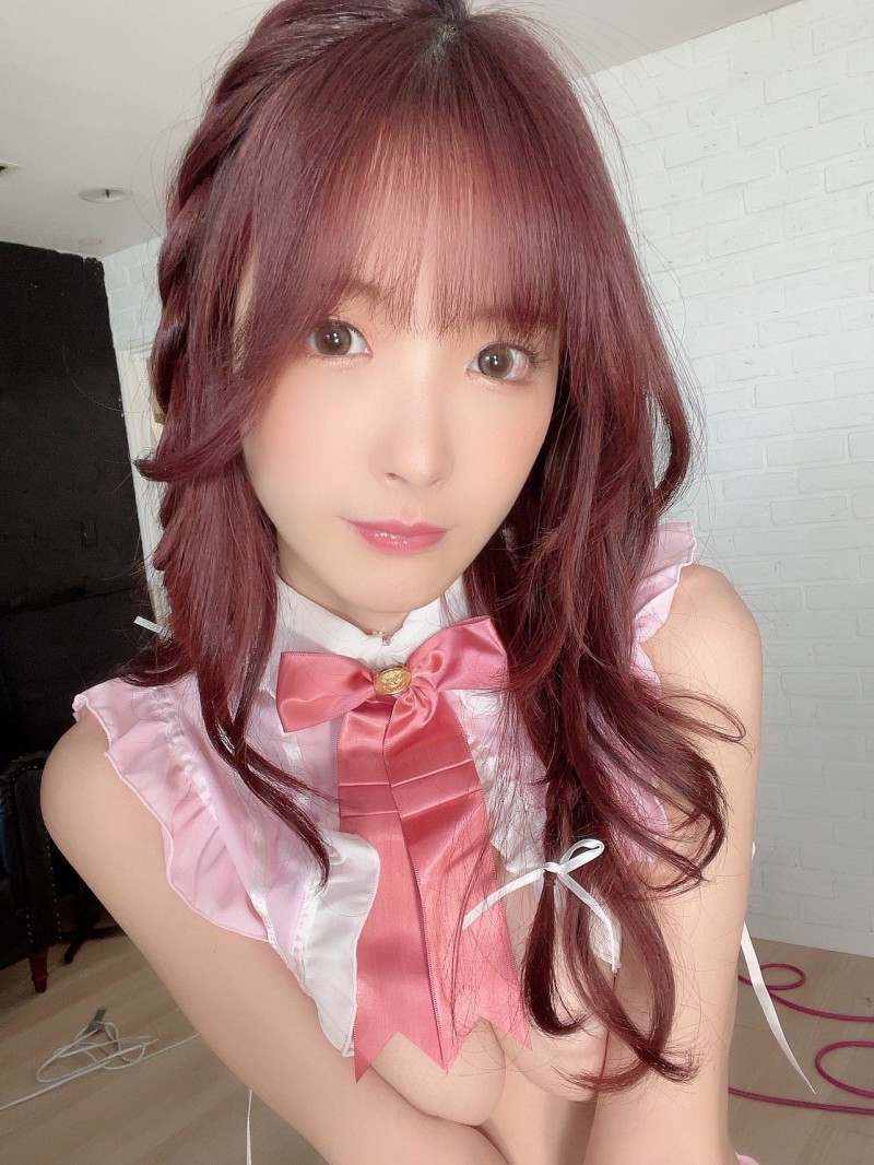 现役女优第三人!桃乃木かな(桃乃木香奈)twitter破百万追踪!