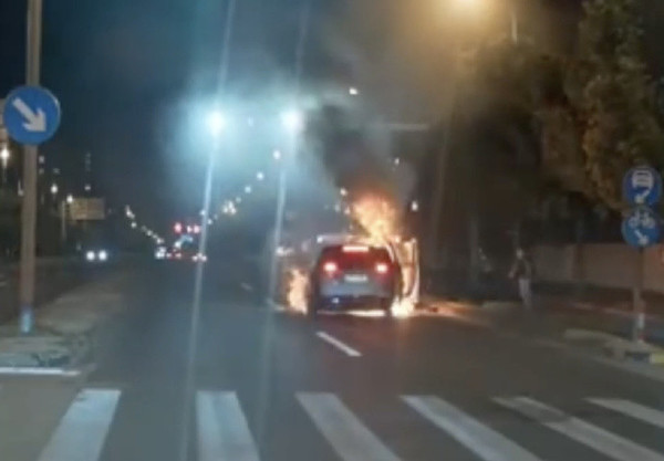 理想汽车回应上海MEGA起火事件:积极配合部门调查 理想汽车回应上海MEGA起火事件:积极配合部门调查