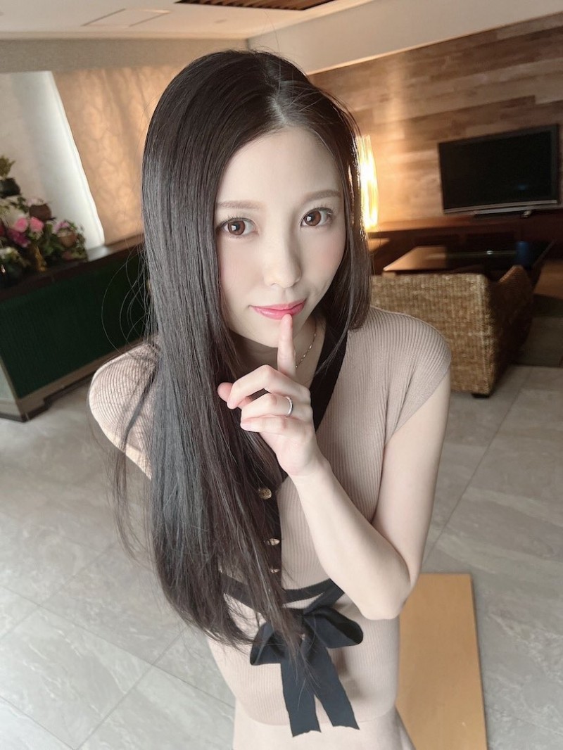 最新推荐!长直发新人《高坂妮娜》精选作品介绍……