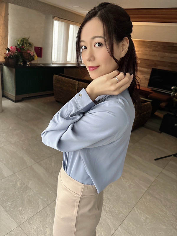 最新推荐!资产破百万美金美女企业家「岬光」精选作品介绍……