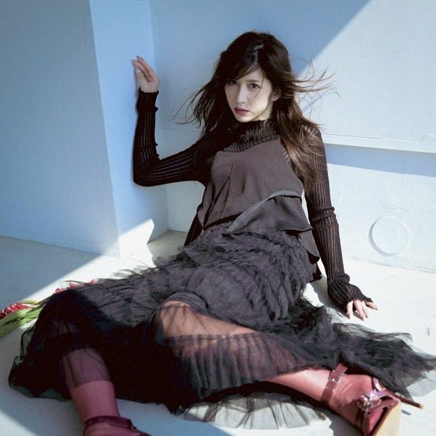 出道9年怎么了?她瘦到有点吓人