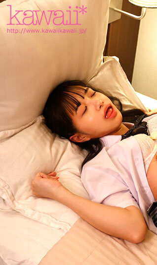 花乃はるひ(花乃春日)作品CAWD-767发布!可爱女学生超猛烈进攻!约好只有一次却忍不住中出了!