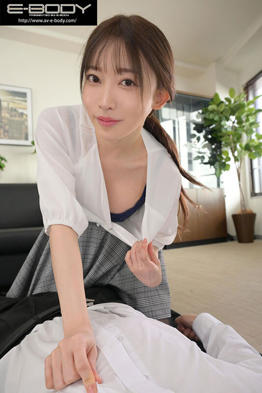 七瀬アリス(七濑爱丽丝)作品EBWH-112发布!散发全部费洛蒙的火辣女上司,露内衣乳沟色气诱惑