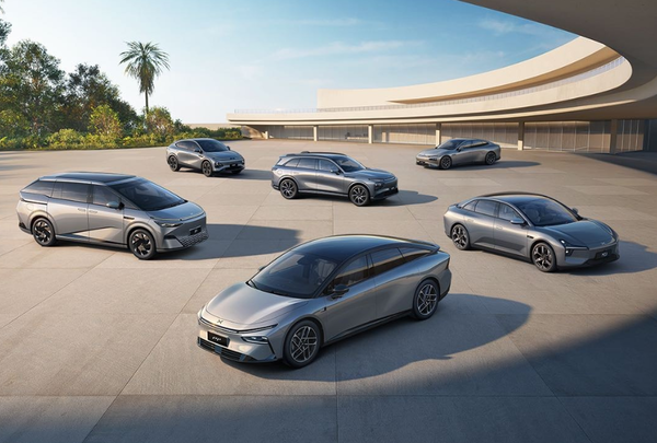 已有三家新势力车企提前完成年度目标:零跑小鹏小米 已有三家新势力车企提前完成年度目标:零跑小鹏小米