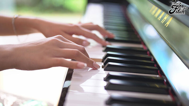 早濑蓳(DEAB-006) 天才美女钢琴家「早瀬すみれ」AV出道!边弹琴边被后面侵犯也是OK的!