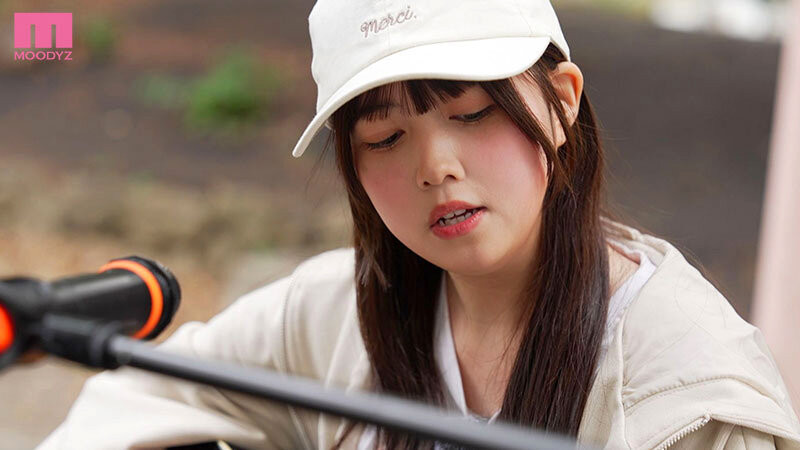 (MIFD-724)实在太穷了!街头歌手「白宫萌」牙一咬就拍A片惹!