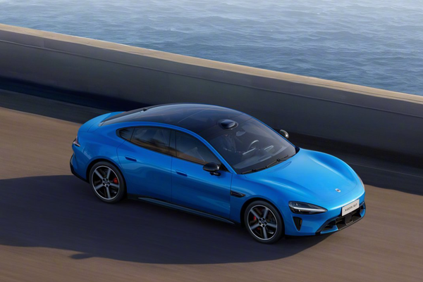 小米集团股价大涨超4% 重返36港元 雷军今日发布新车