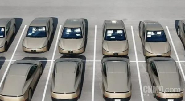 特斯拉Cybercab现身得州工厂 碰撞测试正在进行中