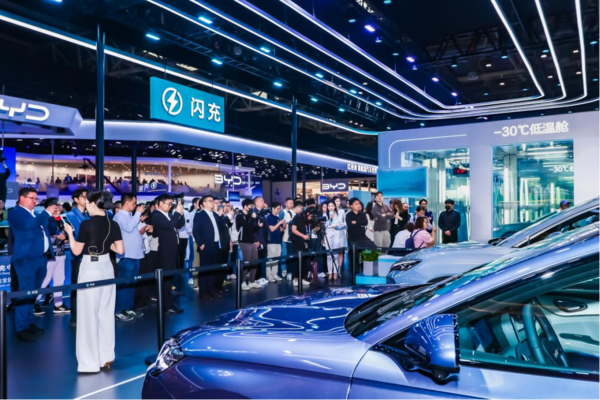 比亚迪集团包馆北京车展E3馆 五网四品牌同台亮相