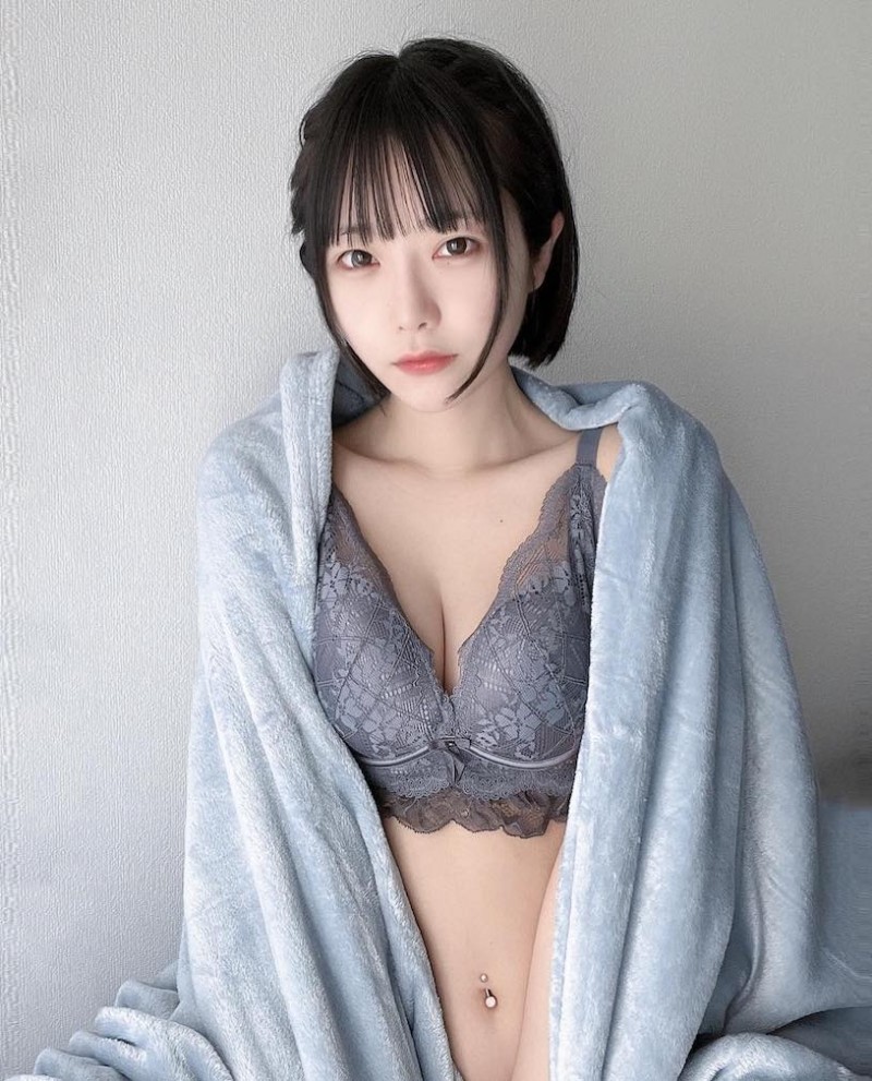 最新推荐！校花级短发E奶正妹《白坂有以》精选作品介绍……