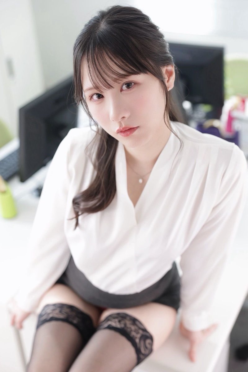(SNOS-387) AV女优大战AI!23岁E罩杯白嫩巨乳美少女”村神”「村上悠华」新作由万片数据AI打造!
