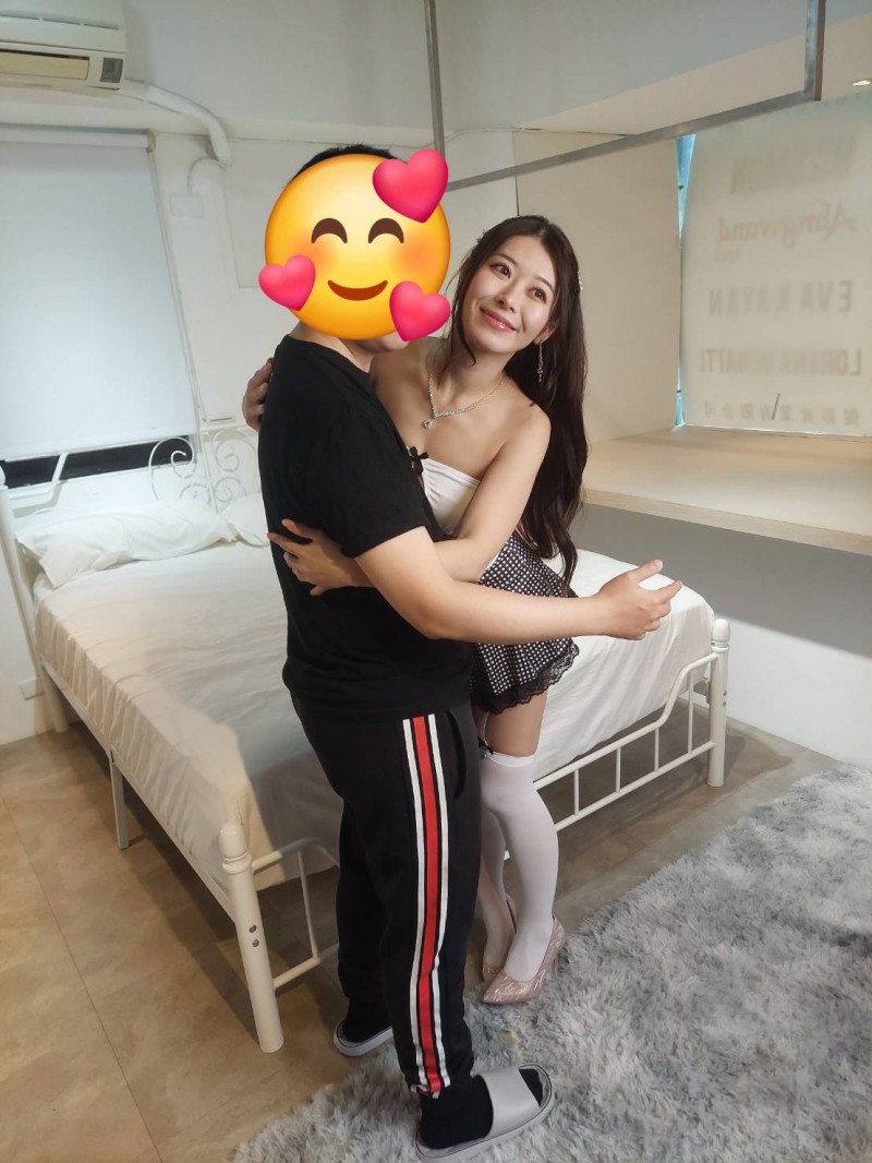 人见人爱的家庭主妇篠原伊代 (Iyo Shinohara) 荣获大奖!
